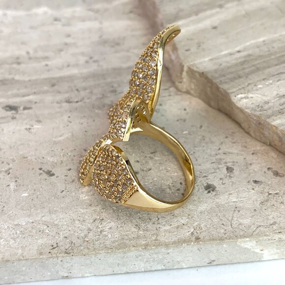 NEW ~ Anthropologie Adina Eden Fancy Flower Petal Gold Ring — Adjustable band - Picture 6 of 16